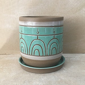 Customizable planter