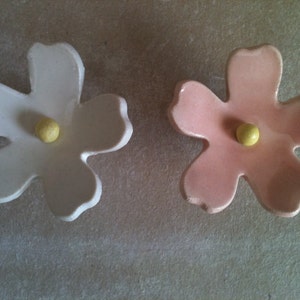 furniture knobs, drawer pulls, cabinet hardware