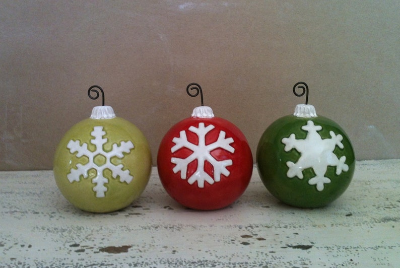 Set of 3 handmade ornament shaped picture holders image 1