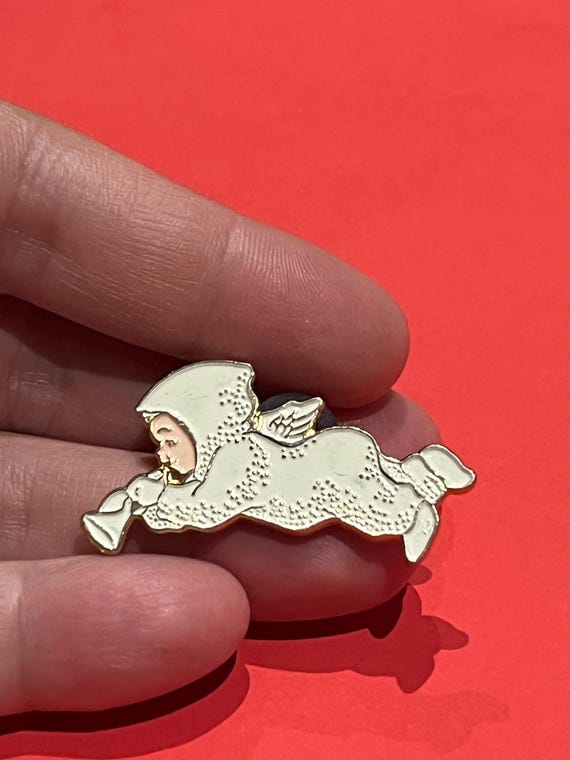 Vintage 1993 Dept 56 Snowbabies Flying Angel Trumpet Pin