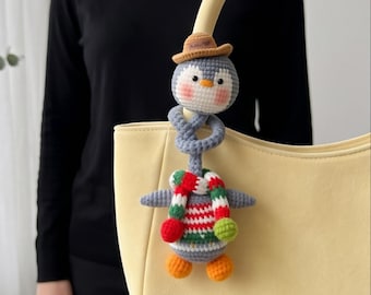 Patrón PDF de ganchillo: pingüino navideño de cuello largo, amigurumi, colgante para bolso/llavero, tutorial
