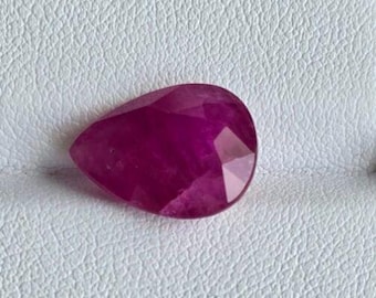 Natuurlijke Mozambikaanse robijn (Maanik) 8,19 kt peervorm | Echte edelsteen voor ringen en vedische astrologie