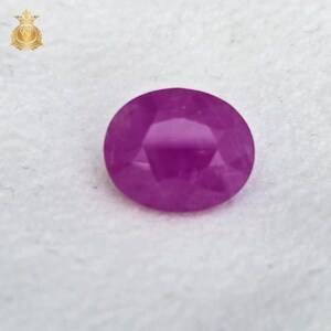 Rubino naturale birmano riscaldato, ovale, 6,04 ct / Gemma certificata dalle tonalità intense per gioielli e astrologia