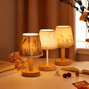 Abajur de mesa USB em madeira maciça e tecido, estilo nórdico, luminária de cabeceira minimalista em LED para decoração aconchegante do quarto. Mais vendido.