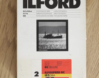 Ilford 5 x 7 donkere kamerpapier, semi-mat, klasse 2 – 100 vellen, verzegeld, verlopen