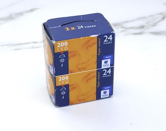 2 x 35 mm kleurenfilm – ISO 200, 24 rollen (verlopen in 2007)