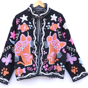 Boho kattmotiv Suzani-jacka, handbroderad bomullskappa, nyckfullt djurkonstplagg