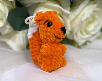 Crochet Eichhörnchen Plushie - hypoallergene Amigurumi Stofftier, handgefertigt in der Ukraine