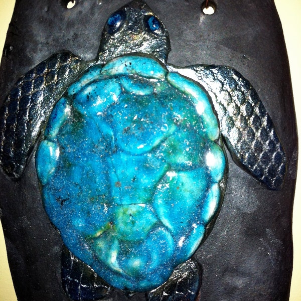 HONU - Hawaiian Green Sea Turtle - RAKU- Fired
