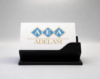 Minimalistische 3D-geprinte visitekaarthouder – modern bureaudisplay