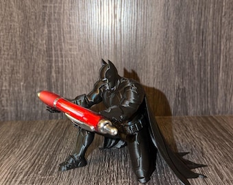 Dark Knight pennenhouder | 3D-geprinte bureauopberger | Superheld kantooraccessoire