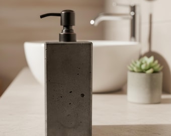 Handgemaakte herbruikbare dispenser voor vloeibare zeep voor de badkamer, met een roestvrijstalen pomp