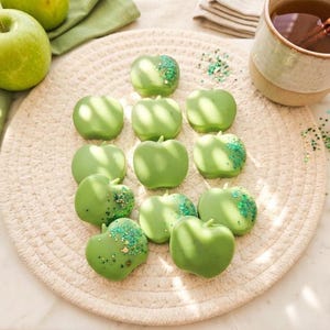 Green Apple Wax Melts | Fresh Fruity Soy Wax Melts | Apple Shaped Wax Melts | Crisp Home Fragrance | Fresh Green Apple Scented Wax Melts