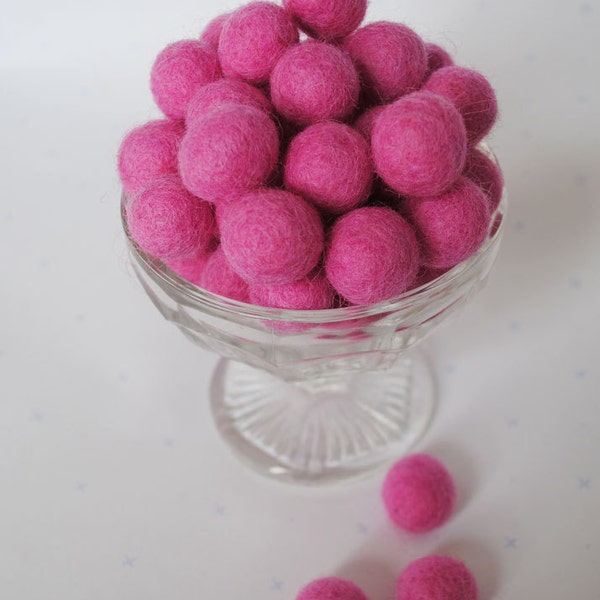 Felt balls - 20 pieces - 2cm - Gumball Pink