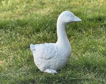 Concrete White Goose Garden Statue Funny Goose Sculpture Outdoor Garden Decor Farmhouse Yard Statue Bird Garden Figurine Goose Lovers Gift