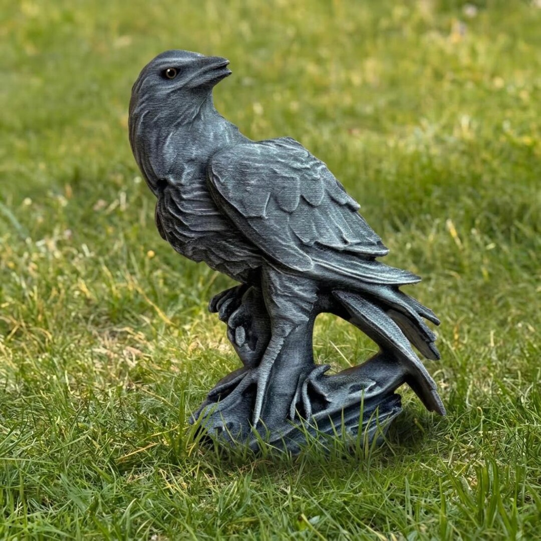 Plastic Raven Concrete Raven Statue Outdoor Gothic Bird Sculpture Dark Crow Decor ...
