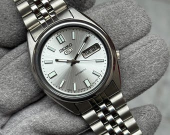 Vintage Seiko 5 Automatic 21jewel Movement No.7s26-03b0 Black Dial