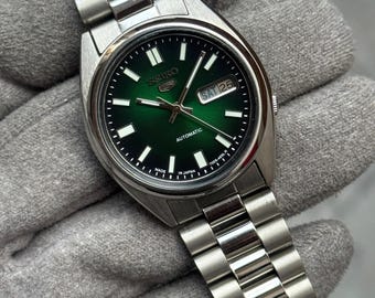 Vintage Seiko 5 Automatic 21jewel Movement No.7s26-03b0 Black Dial