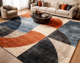 Tapete geométrico moderno de meados do século XX, com padrão abstrato de blocos curvos, em tons de azul marinho, laranja queimado e bege, feito à mão em lã para sala de estar.