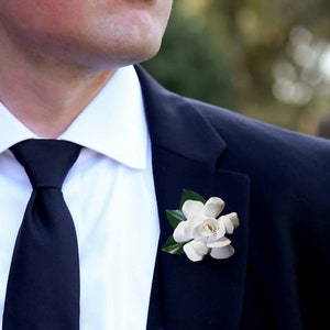 Mens Floral Boutonniere