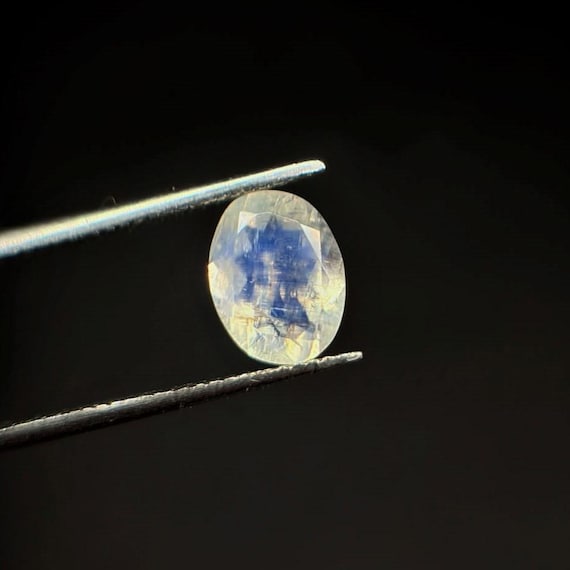 Natural Blue Flash Moonstone Loose Gemstone, 1.45 Carat Oval Faceted 9x7x4 mm Crystal for Jewelry Making, Ring Making Gemstone.