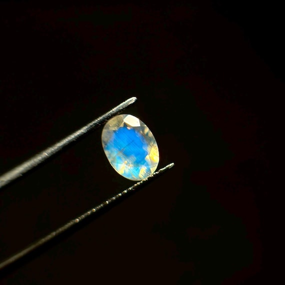 Natural Blue Flash Moonstone Loose Gemstone, 1.15 Carat Oval Faceted 8x6x3 mm Crystal for Jewelry Making, Ring Making Gemstone.