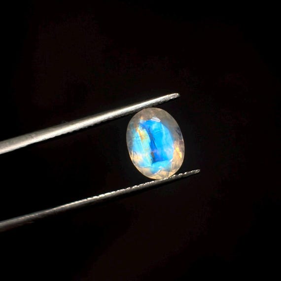 Natural Blue Flash Moonstone Loose Gemstone | 1.85 Carat Oval Faceted 9x7x4 mm Crystal for Jewelry Making, Ring Making Gemstone.