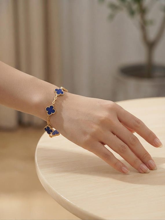 Gold Clover Bracelet, Blue Four Leaf Clover Bracelet, Blue Flower Jewelry, Lucky Clover Chain Bracelet, Minimalist Bracelet, Gift for Her