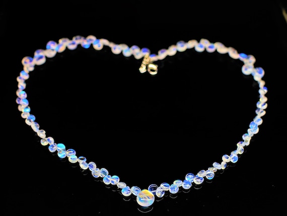 Minimalist Fire Rainbow Moonstone Heart Shape Necklace: Vintage Heart Shape Plan Gemstone Jewelery, Minimalist Jewellery For Gift For Her.