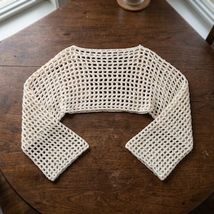 Wzór na szydełkowy bolerko z siateczki w formacie PDF, wzór na bolerko z rękawami z siateczki, lekki letni top szydełkowy, wzór na sweter szydełkowy dla początkujących