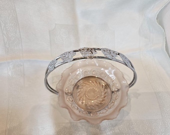 Roze satijnen glazen bruidsmand