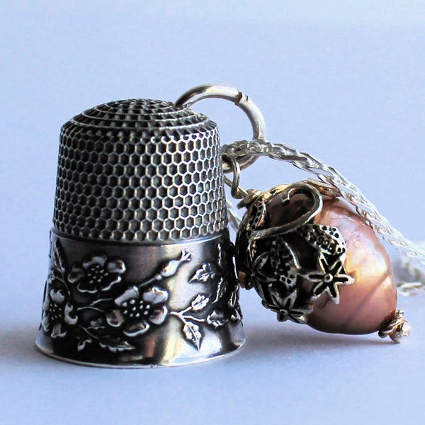 Antike Wild Rose Fingerhut-Halskette mit Eichel Peter Pan und Wendy Kisses Massiv Sterling Silber Zweiter Stern Rechts
