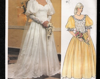 1980&#39;ss Vogue 1340  Bridal Original Classic Wedding Gown with Lace Bodice and Chapel Train1980s