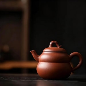 Vintage Paarse Klei Yixing Theepot Handgemaakte Chinese Keramische Theepot Jingdezhen Cadeau voor Vader Vader Theeliefhebber Chinees Aardewerk Theewaar
