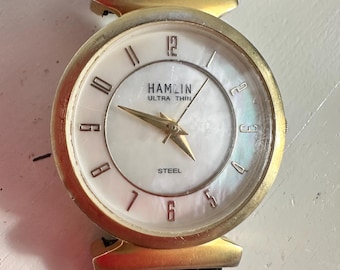 Reloj Hamlin Ultra Delgado - Esfera de Nácar - Tono Dorado - Correa y pila nuevas