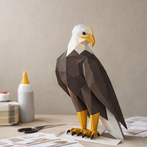 Águia de papel, escultura animal 3D de baixa poligonagem, kit de artesanato em papel faça você mesmo, clipart de águia