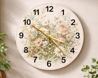 Zegar szklany Cottagecore Wildflower – kwiatowy nadruk na ścianę, element dekoracyjny w pokoju w stylu botanicznym, wykonany ręcznie na zamówienie