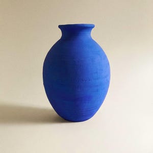 Marrakech Sunrise: de blauwe keramische majorellevaas