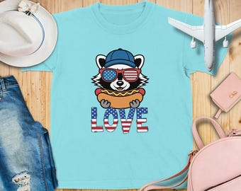 Maglietta patriottica con procione e hot dog / Maglietta con bandiera americana per il 4 luglio / Maglietta divertente per l'estate e il barbecue / Regalo per il giorno dell'Indipendenza