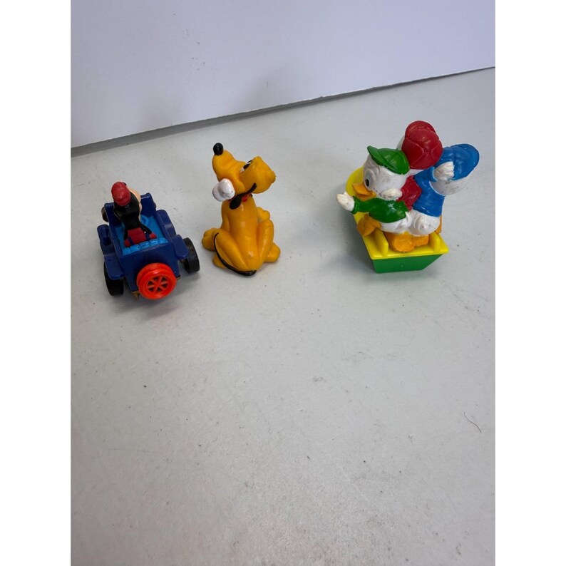 Lot Vintage Disney Mickey & Minnie Mouse PVC Figuren Superheld Space Pluto Goofy Bild 17