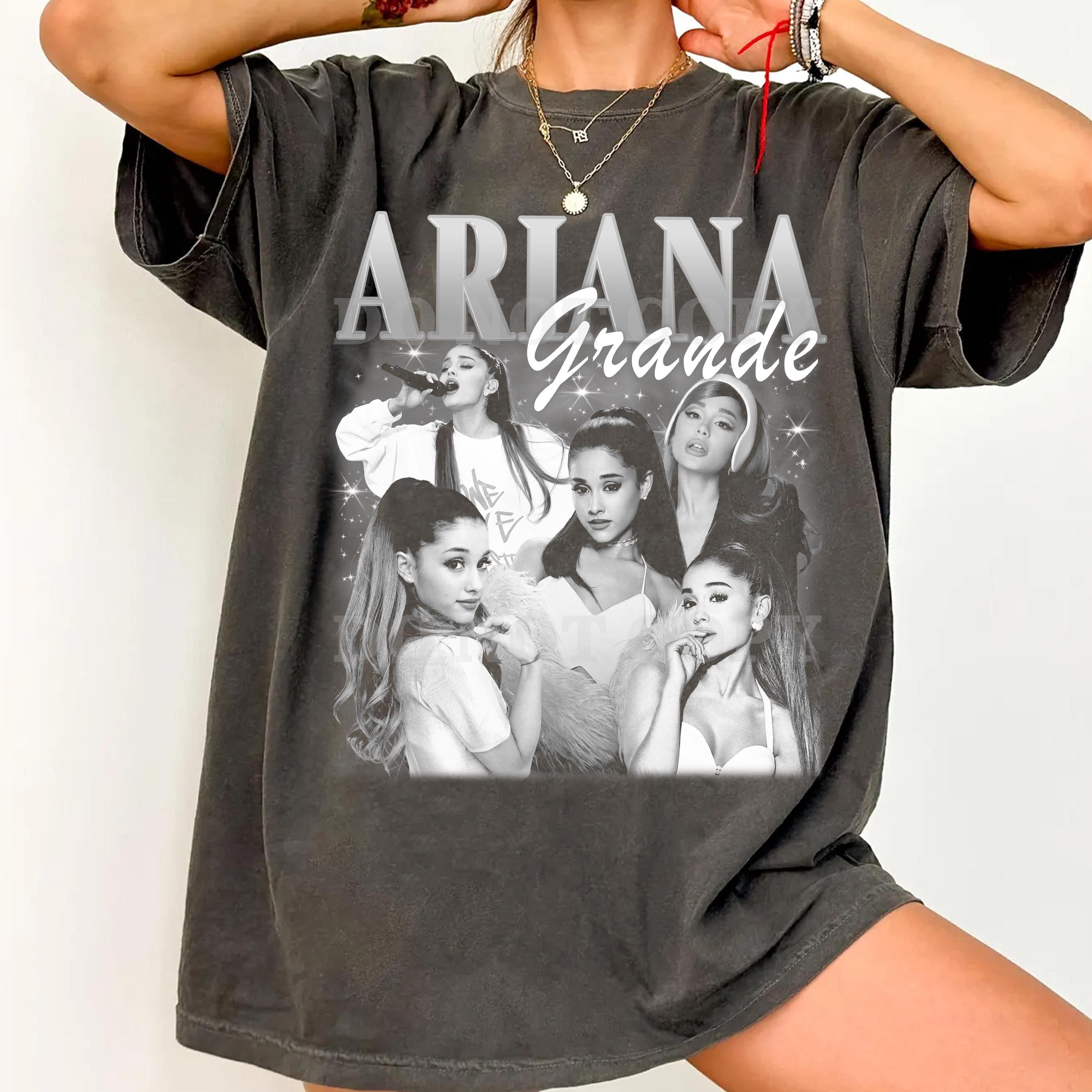 アリアナ グランデ onelovemanchester Tシャツ 正規品☆アリアナグランデ onelovemanchester Tシャツの通販 by るる's