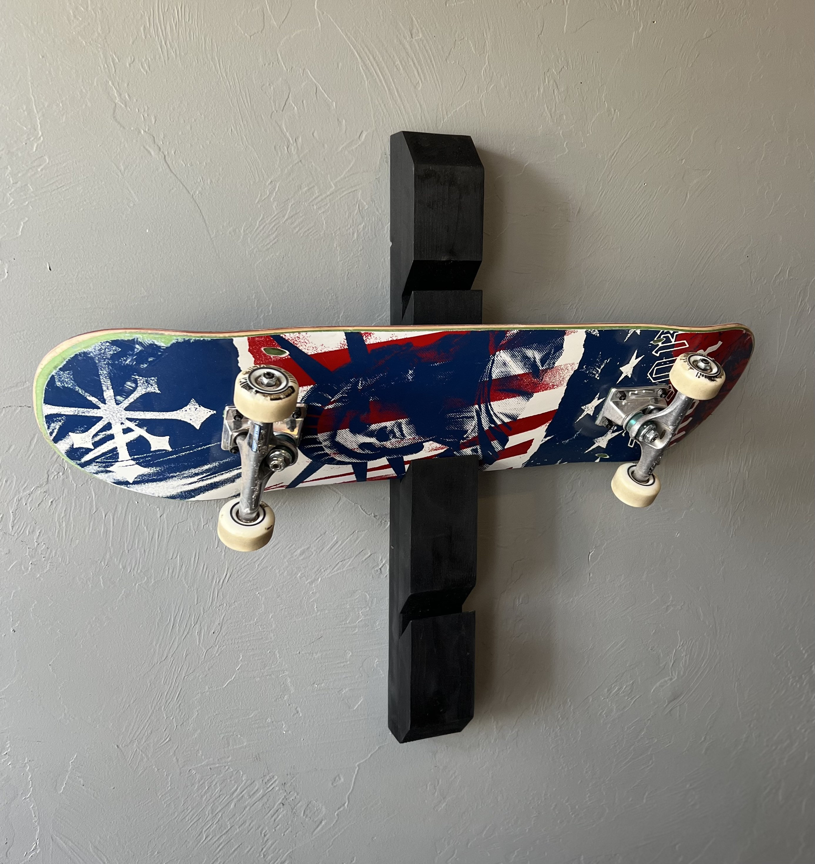 Scoutteemo Supporto da parete per skateboard e skateboard in acrilico montaggio a parete per interni e skateboard 