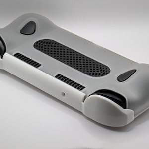 AYN Odin 3 Travel Cover image 11