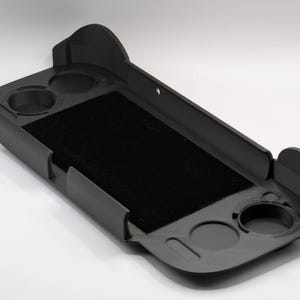 AYN Odin 3 Travel Cover image 3