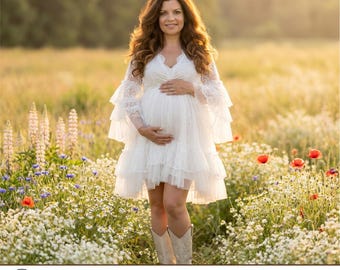 Retrato de maternidad estilo bohemio en un prado de flores silvestres, arte rústico para embarazadas (descarga digital)