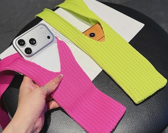 Custodia per iPhone 12–17 Pro Max/Plus realizzata a mano all'uncinetto – Borsa a tracolla e cinturino da polso lavorati a maglia, morbida custodia protettiva.