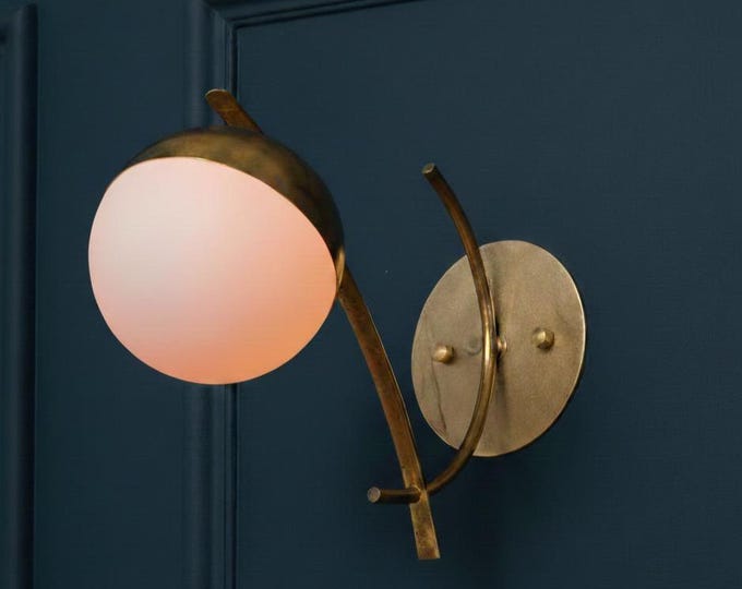 Handcrafted Brass Wall Light - Contemporary Gold Sconce - Luxury Interior Lighting - Professional Wall Mounted Lamp