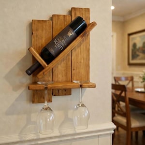 Portabottiglie da parete in legno rustico con portabicchiere – Mensola portabottiglie realizzata a mano