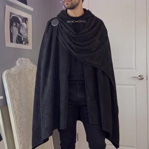Schwarzer Kapuzenumhang für Herren, Mittelalter-Cape für Renaissance-Festivals, LARP-Kostüm, Geschenk für ihn, Wikinger-Halloween-Outfit, Cord-Ranger-Fantasy-Cosplay