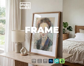 PSD-Rahmen-Mockup | Eichenholz | Schlafzimmerkonsole aus Travertin | 2:3 Hochformat | Minimalistischer Kunstdruck mit Seele